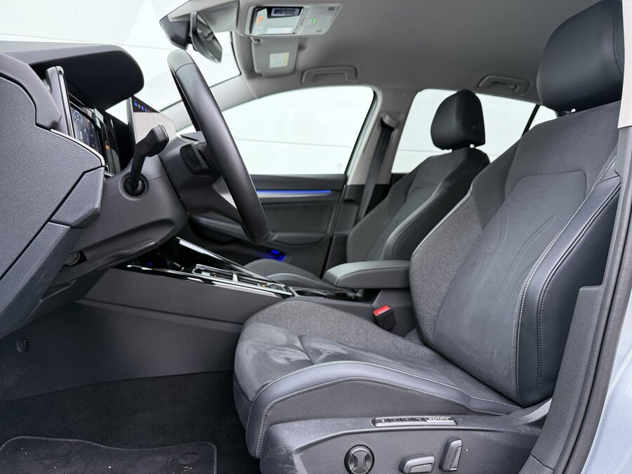 Volkswagen Golf 1.5 eHybrid Style