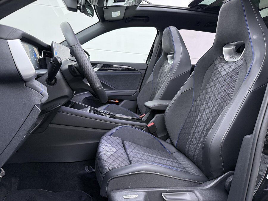 Volkswagen Tayron 1.5 eHybrid R-Line