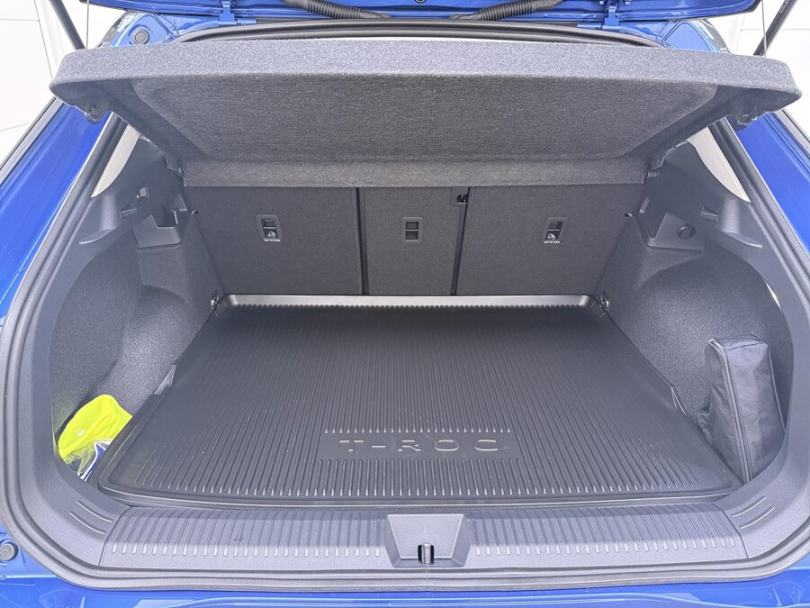 Volkswagen T-Roc Life First Edition 1.5 eTSI 85 kW / 116 PK