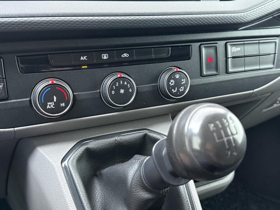Volkswagen Bedrijfswagens Transporter 2.0 TDI L2H1 28