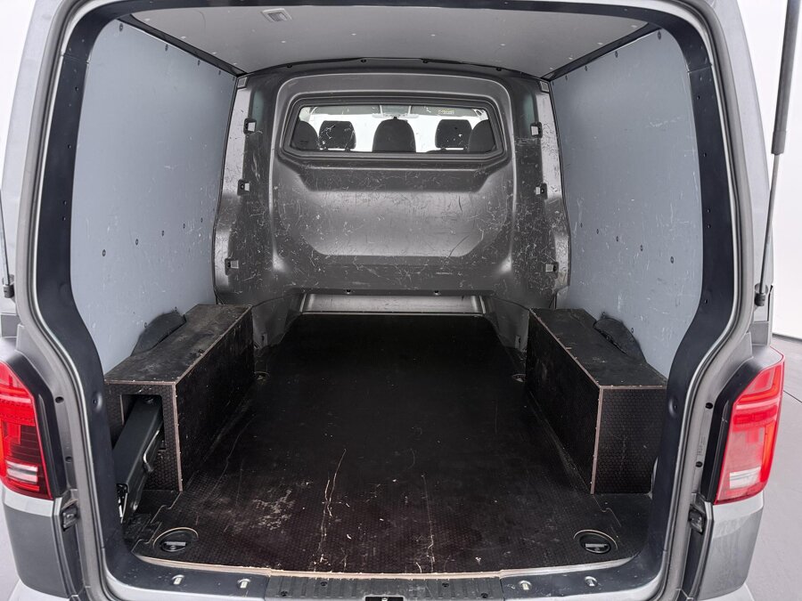 Volkswagen Bedrijfswagens Transporter 2.0 TDI 150 PK L2H1 30 DC Highline