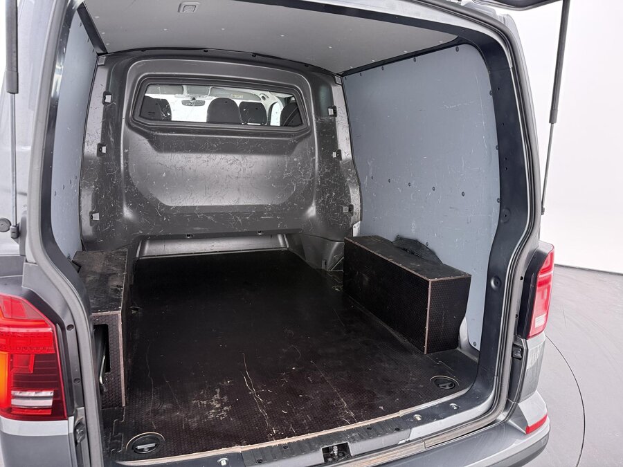 Volkswagen Bedrijfswagens Transporter 2.0 TDI 150 PK L2H1 30 DC Highline