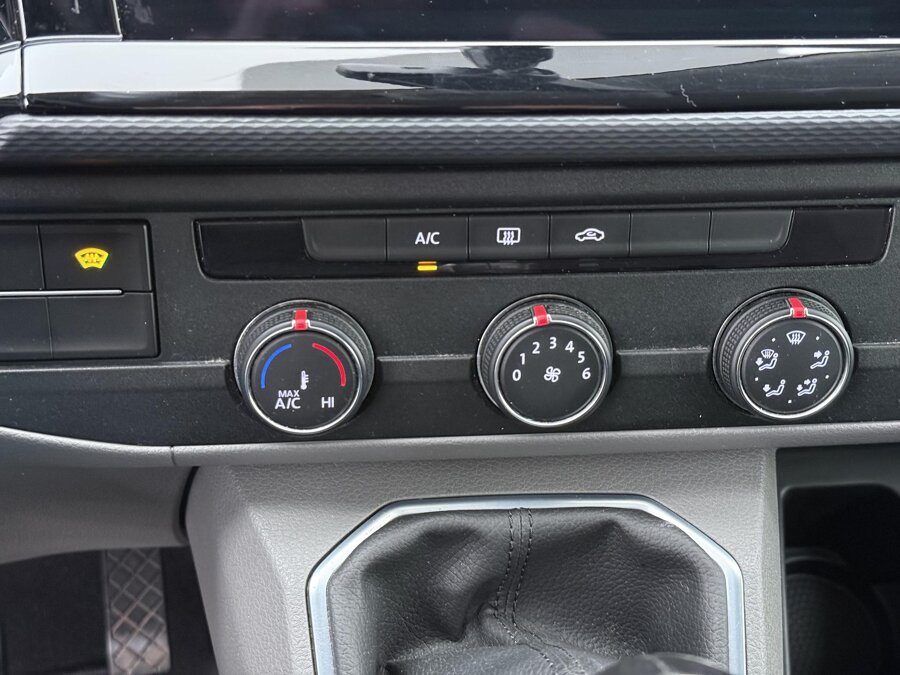 Volkswagen Bedrijfswagens Transporter 2.0 TDI 150 PK L2H1 30 DC Highline
