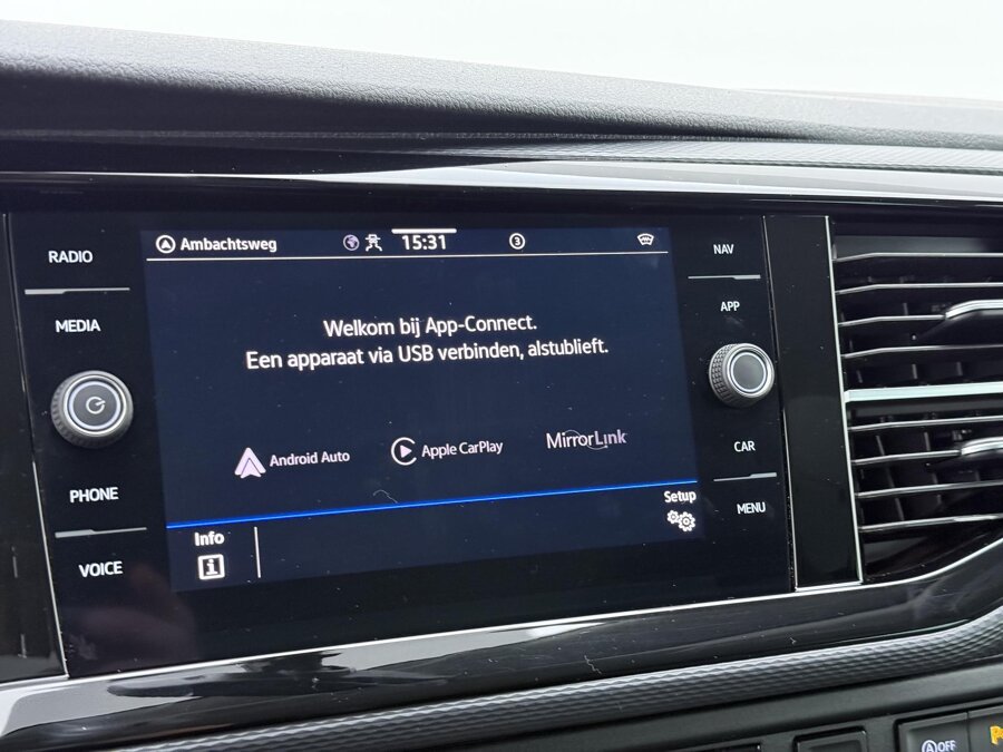 Volkswagen Bedrijfswagens Transporter 2.0 TDI 150 PK L2H1 30 DC Highline
