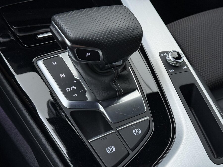 Audi A4 Avant 35 TFSI S-line