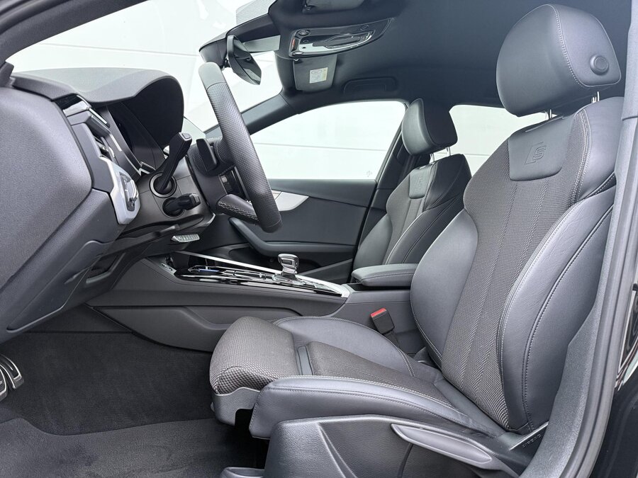 Audi A4 Avant 35 TFSI S-line