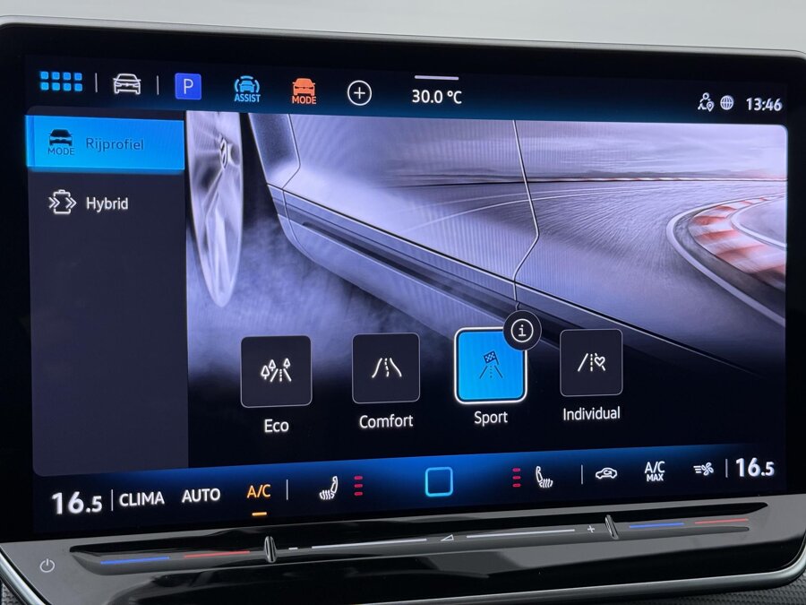Volkswagen Golf 1.5 eHybrid 50 Edition