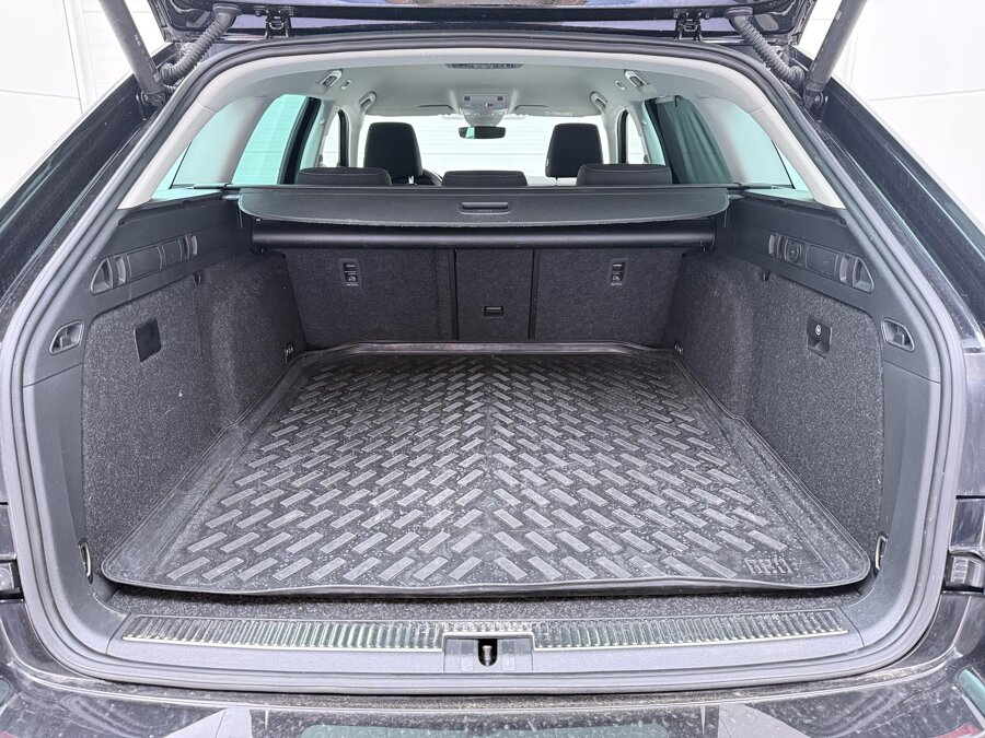 Škoda Superb Combi 1.4 TSI iV Ambition