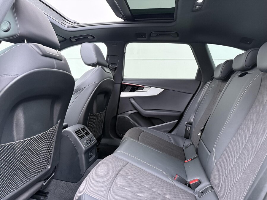 Audi A4 Avant 35 TFSI S-line
