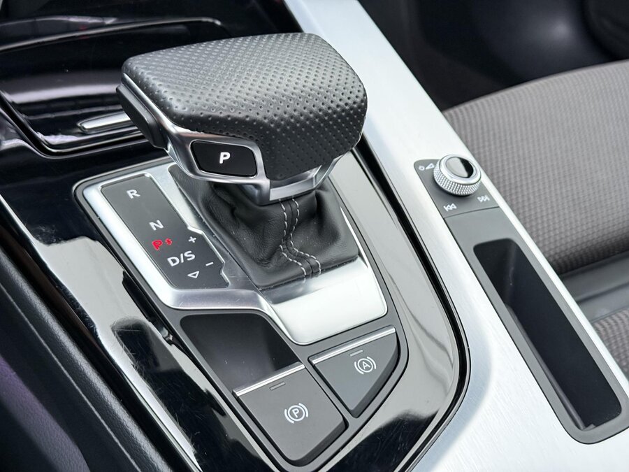 Audi A4 Avant 35 TFSI S-line