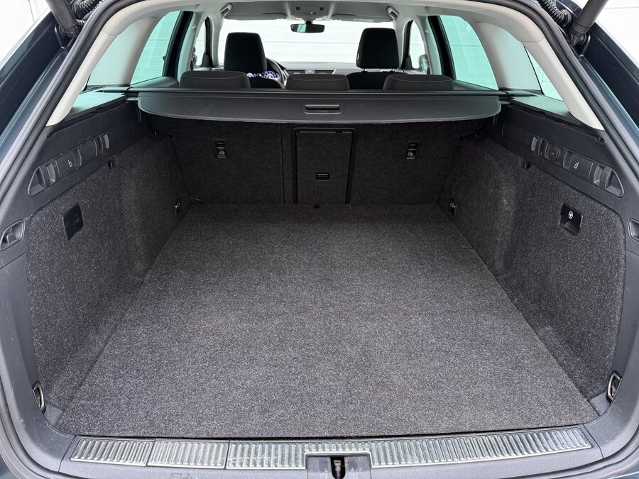 Škoda Superb Combi 1.4 TSI iV Ambition