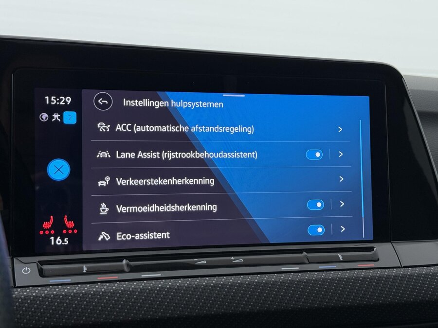 Volkswagen Golf 1.5 eTSI R-Line