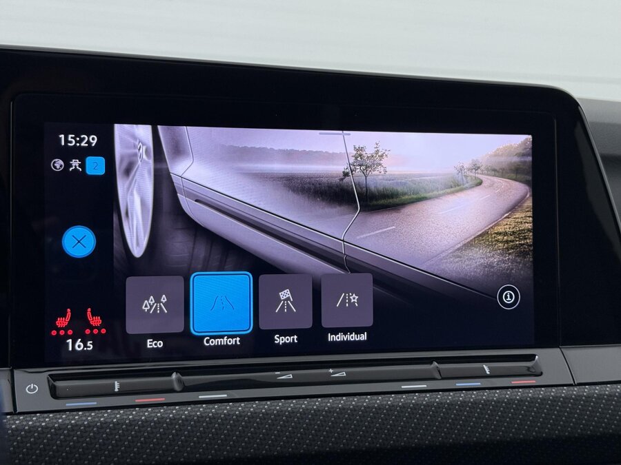 Volkswagen Golf 1.5 eTSI R-Line