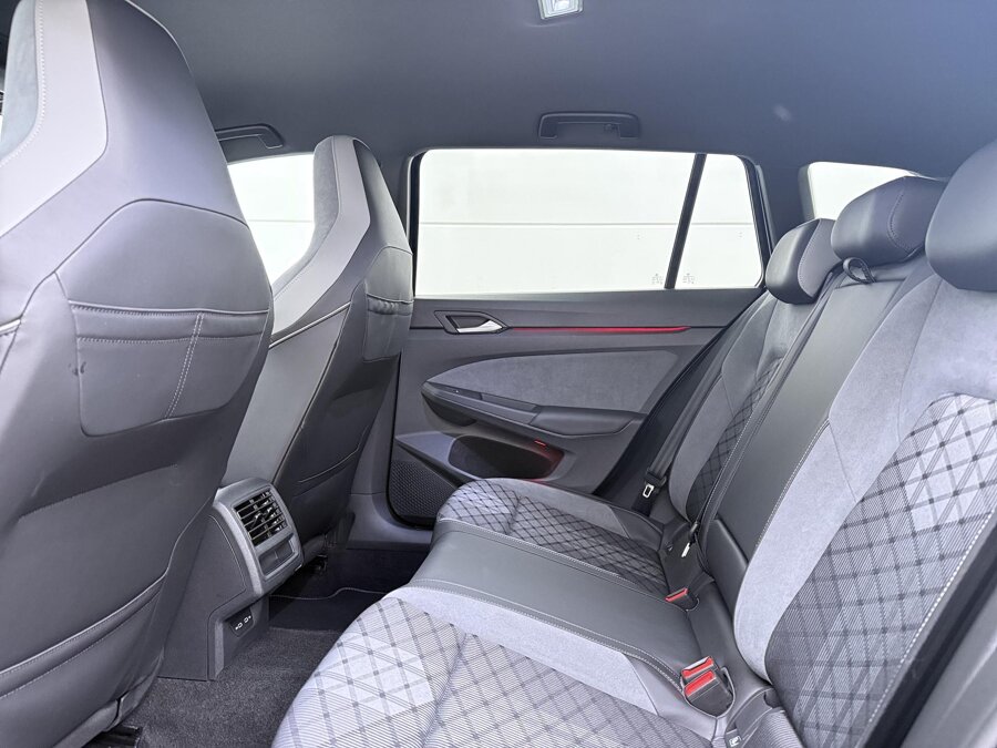 Volkswagen Golf Variant 1.5 eTSI R-Line