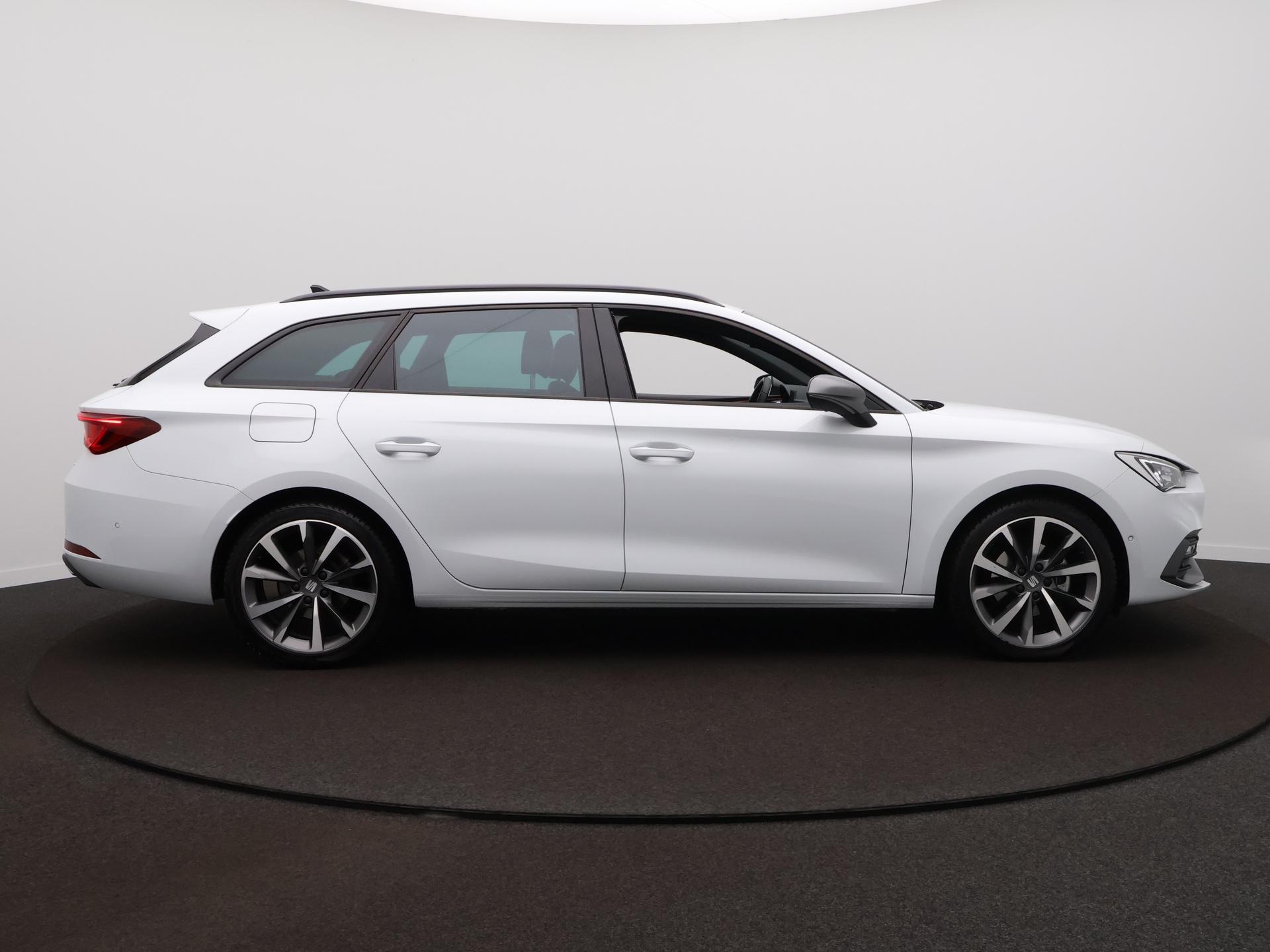 SEAT Leon Sportstourer 1.0 eTSI Style Business Intense - Afbeelding 4