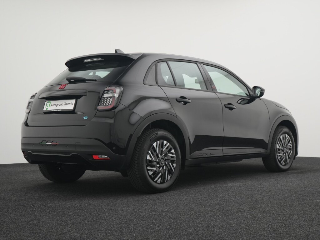 Fiat 600e RED 54 kWh | All season | Carplay navigatie | Cruise control - Afbeelding 2