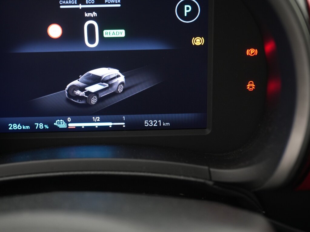 Fiat 600e RED 54 kWh | All season | Carplay navigatie | Cruise control - Afbeelding 4