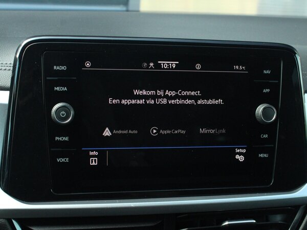 Apple Carplay & Android Auto Apple Carplay & Android Auto