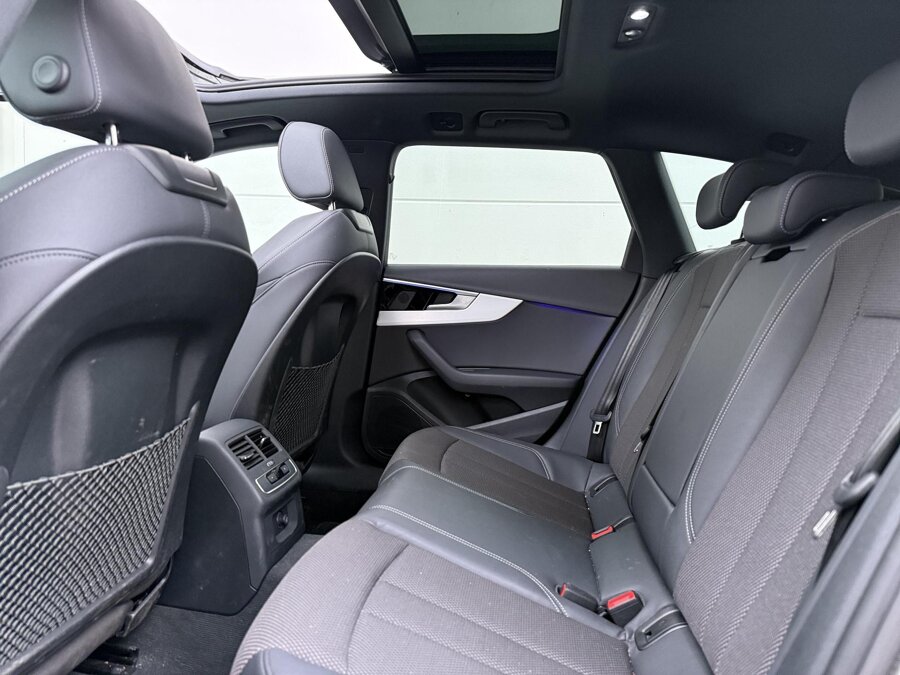 Audi A4 Avant 35 TFSI S-line