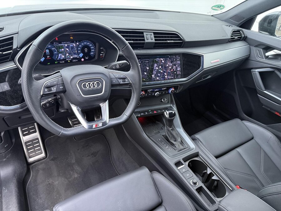 Audi Q3 45 TFSIe S-line
