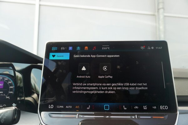 Apple Carplay/Android Auto Apple Carplay/Android Auto