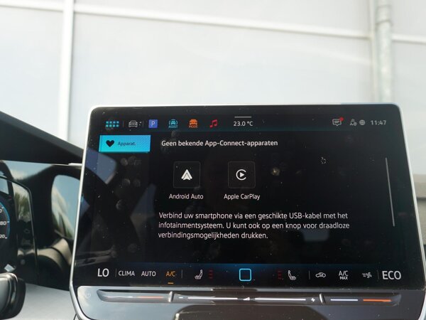 Apple Carplay/Android Auto Apple Carplay/Android Auto