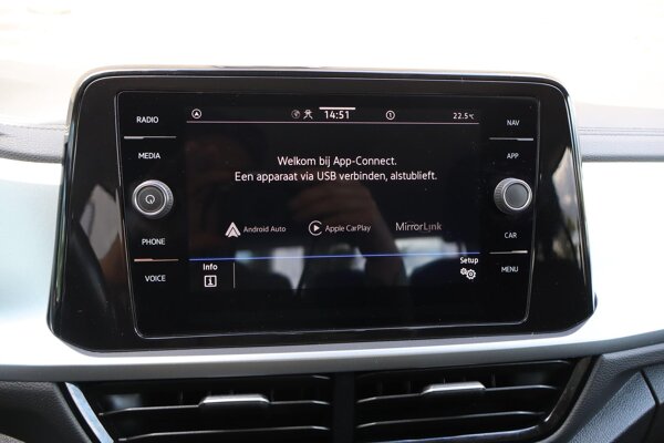 Apple Carplay/Android Auto Apple Carplay/Android Auto