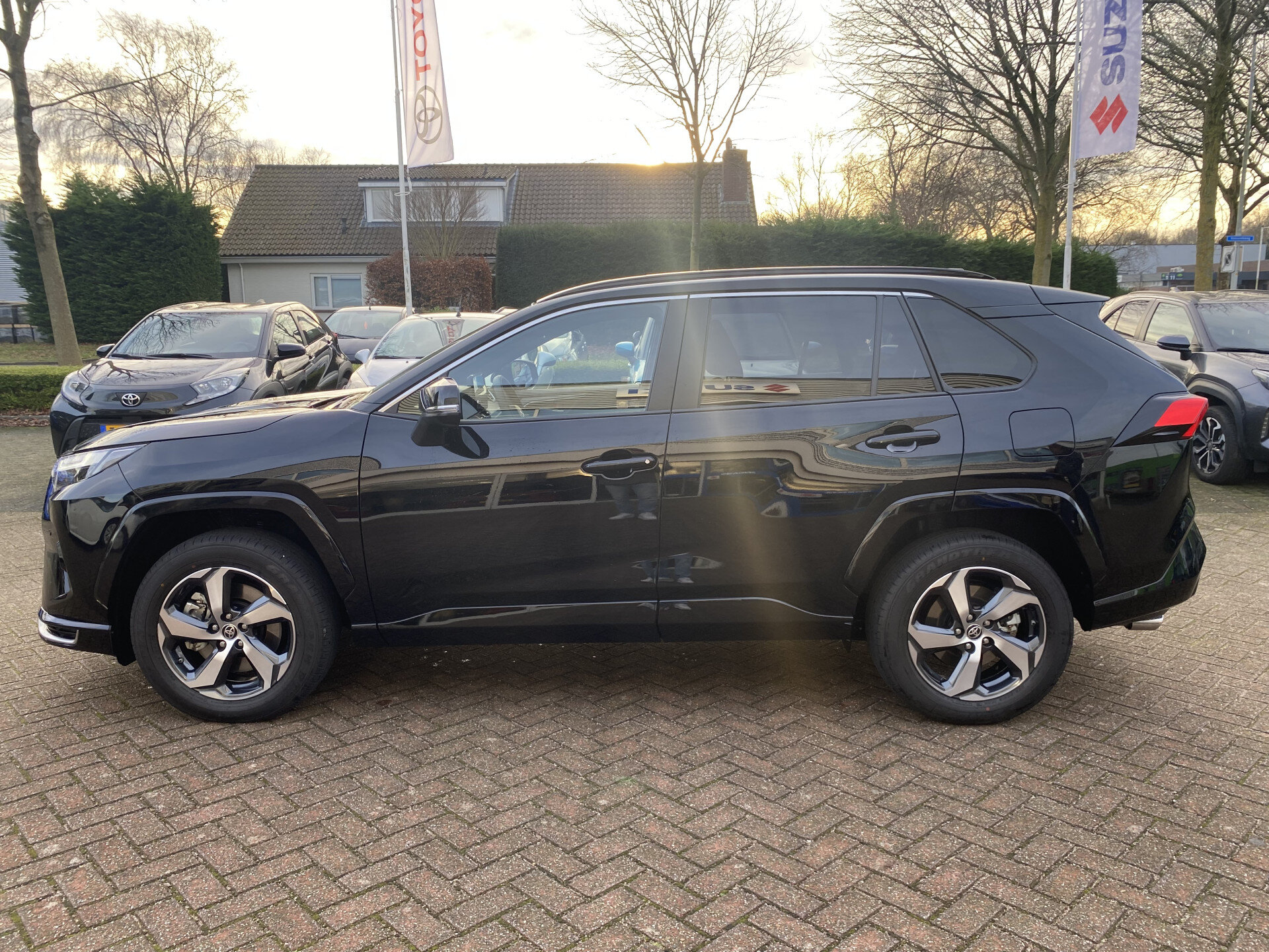 Toyota RAV4 2.5 Plug-in Hybrid AWD Dynamic - Afbeelding 2