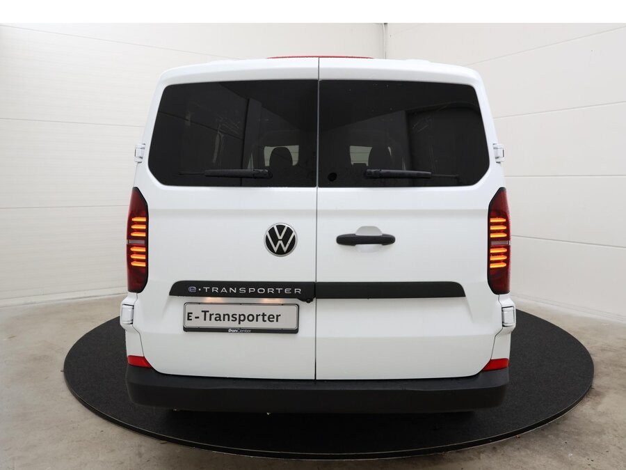 Volkswagen Bedrijfswagens e-Transporter Life L1H1 100 kW / 136 pk
