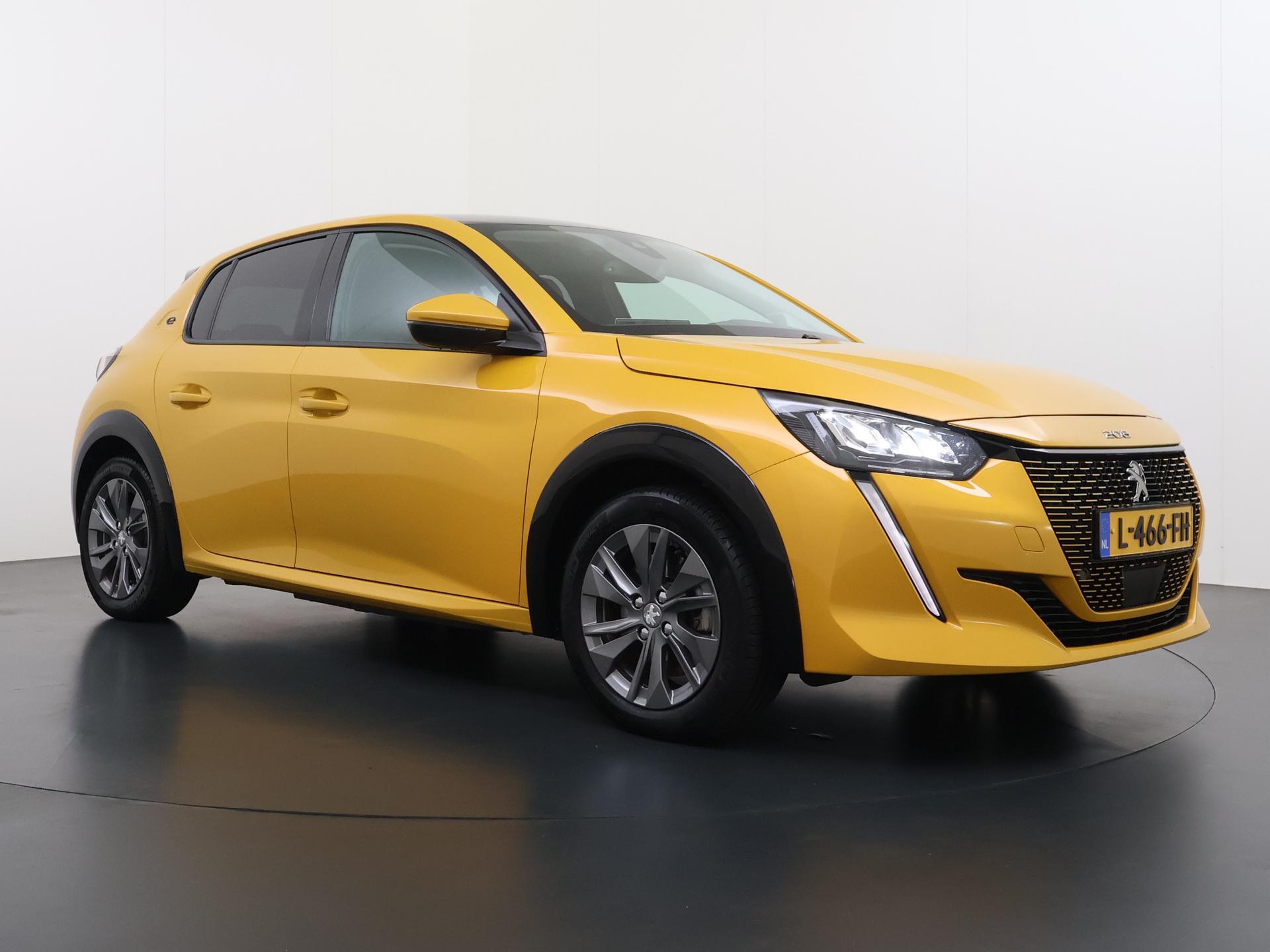 Peugeot e-208