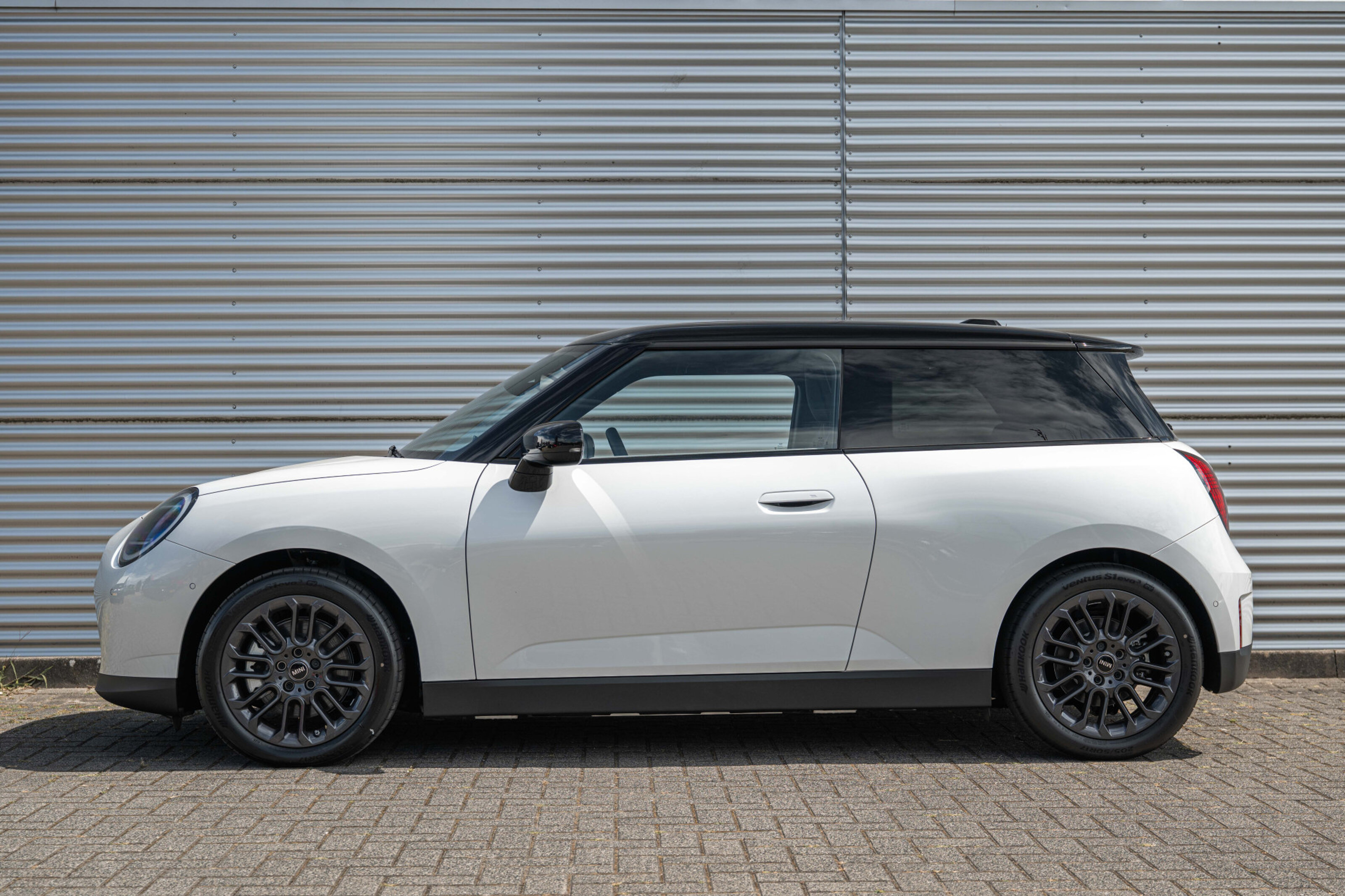 MINI Electric Hatchback Cooper SE