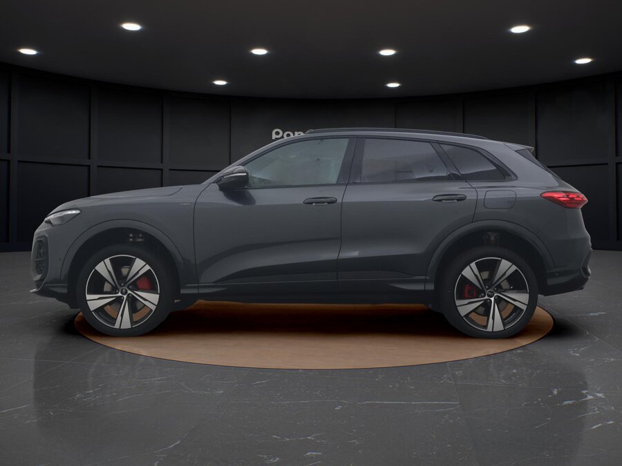 Audi Q5 S edition Competition 2.0 e-hybrid 270 kW / 367 PK