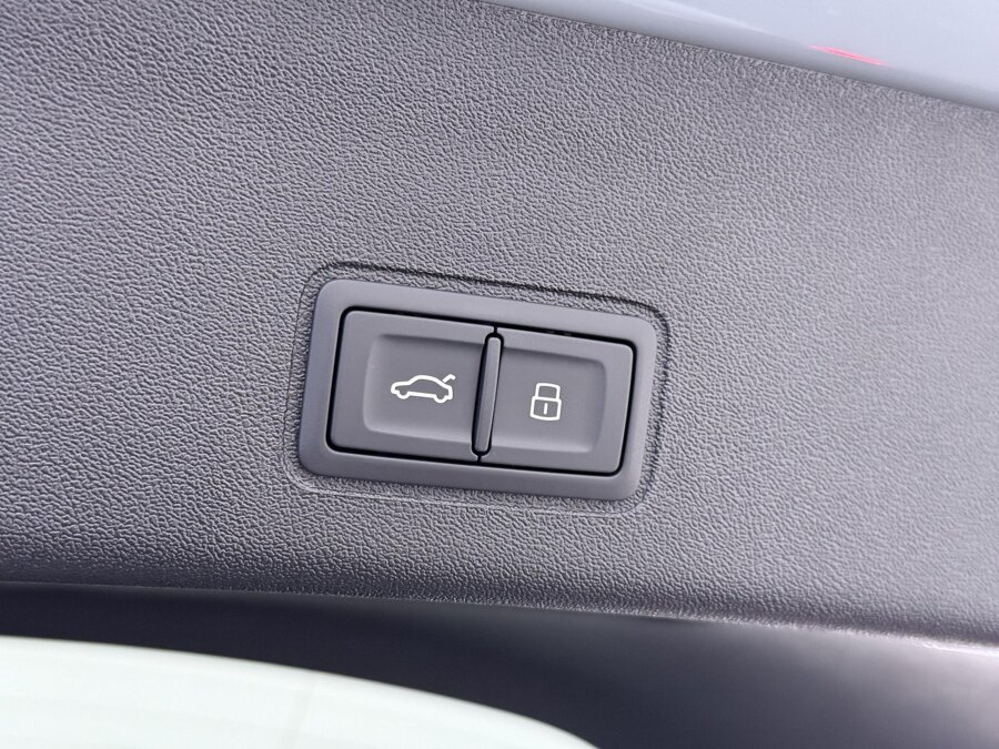 Audi Q3 S edition 1.5 e-hybrid 200 kW / 272 PK