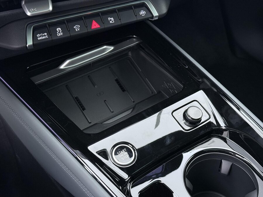 Audi Q3 S edition 1.5 e-hybrid 200 kW / 272 PK