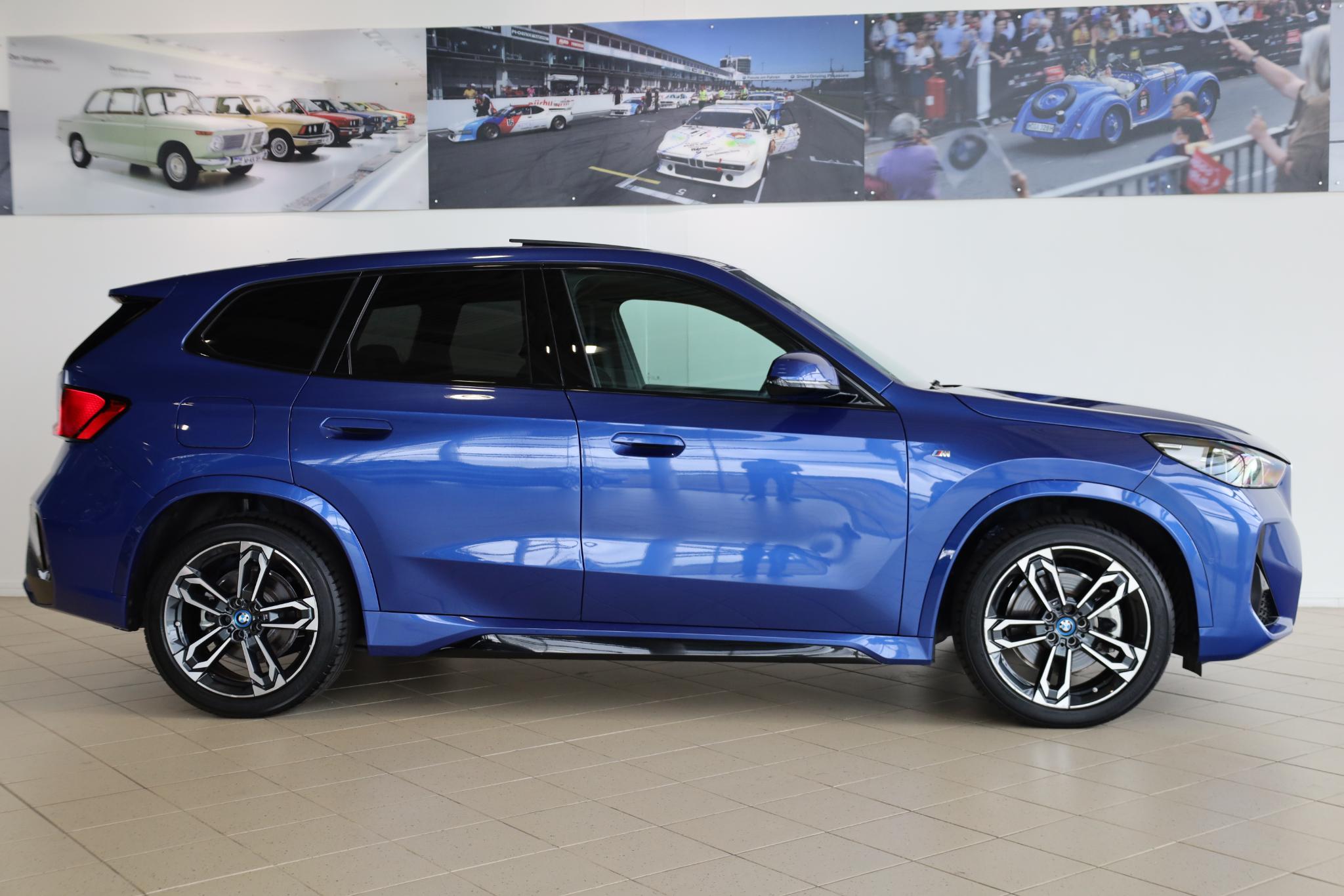 BMW iX1