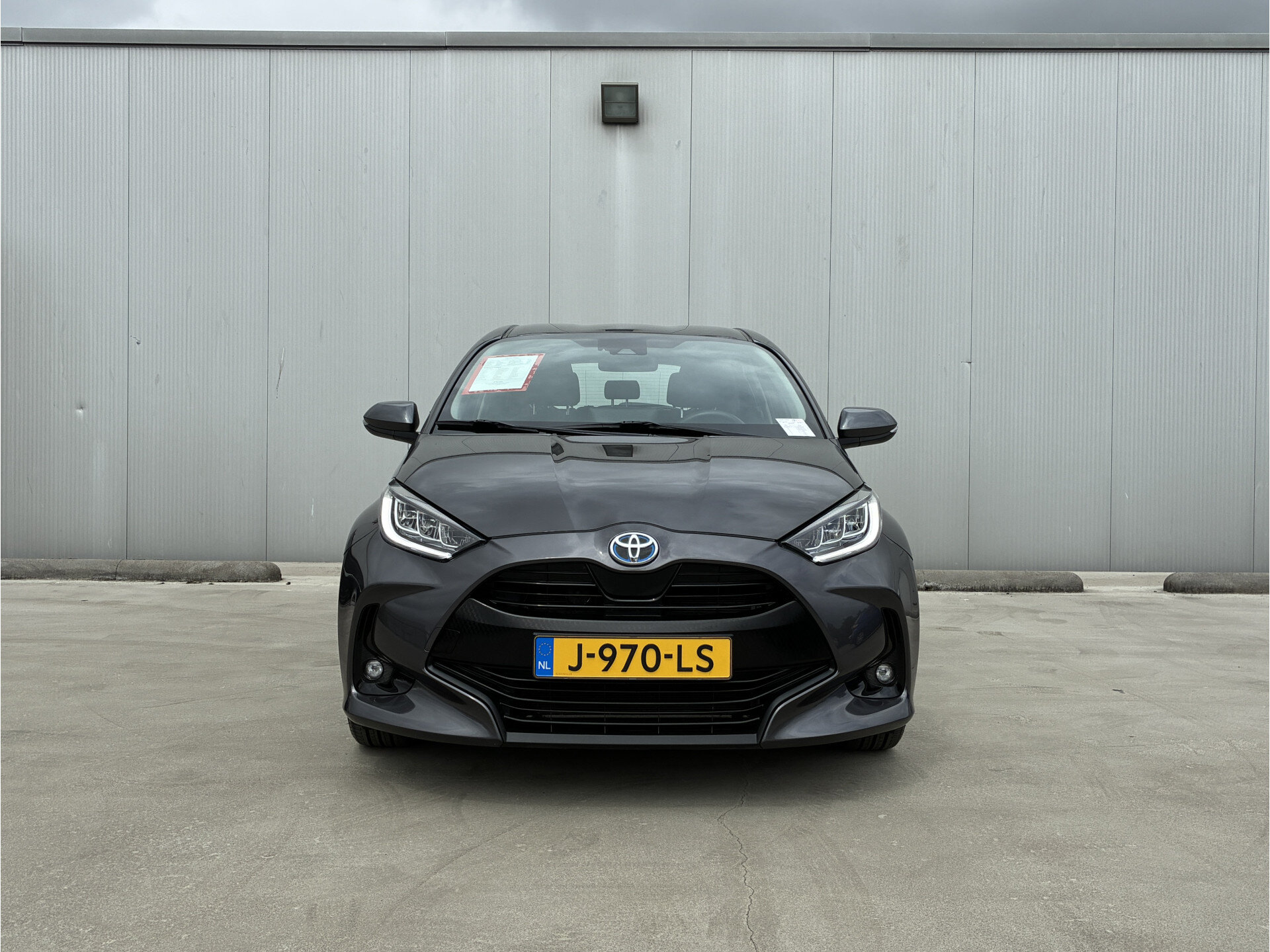 Toyota Yaris 1.5 Hybrid First Edition - Afbeelding 2