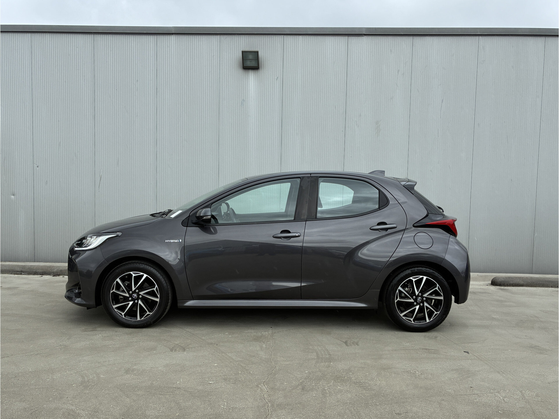 Toyota Yaris 1.5 Hybrid First Edition - Afbeelding 4