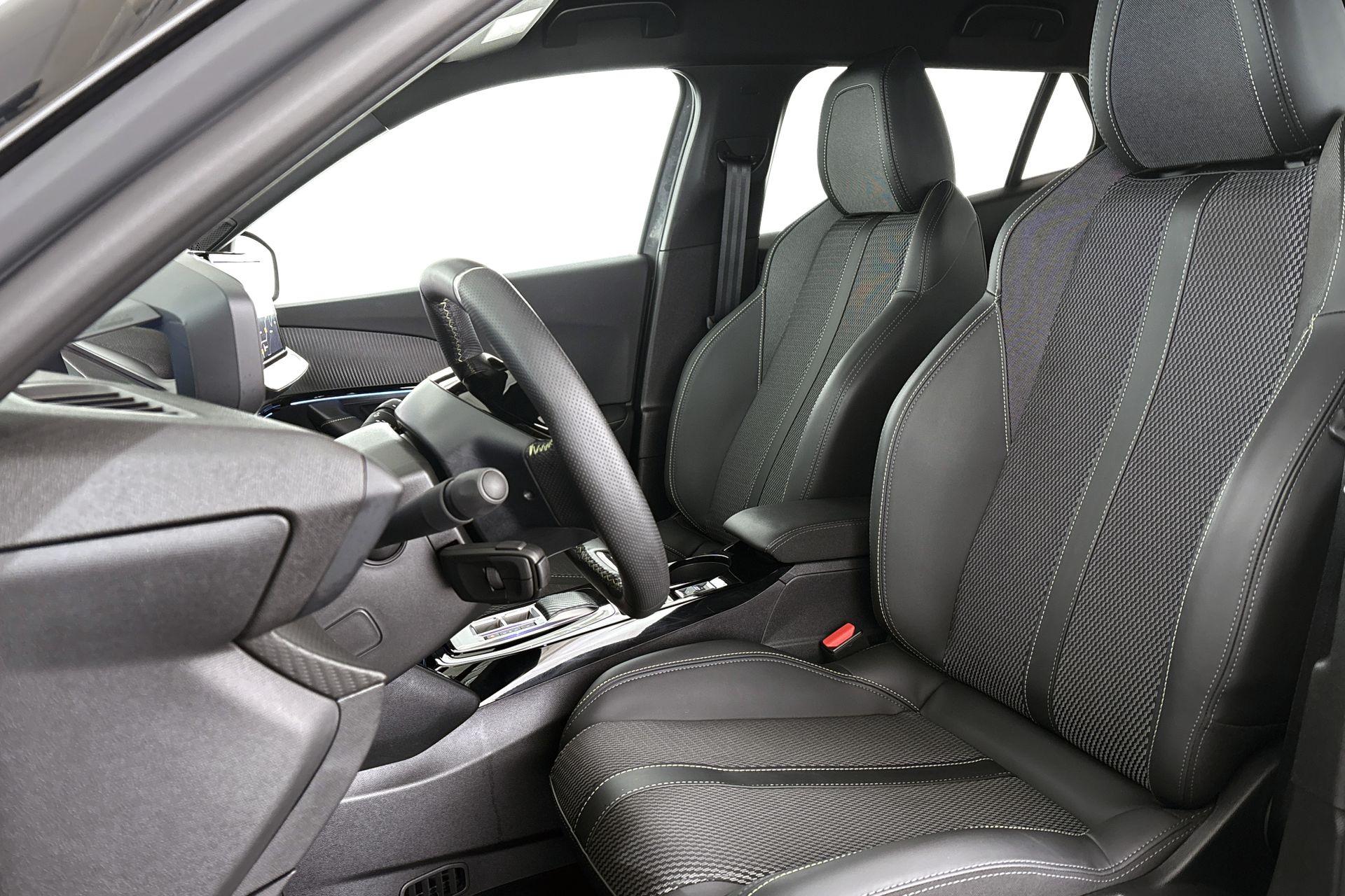 Peugeot e-2008