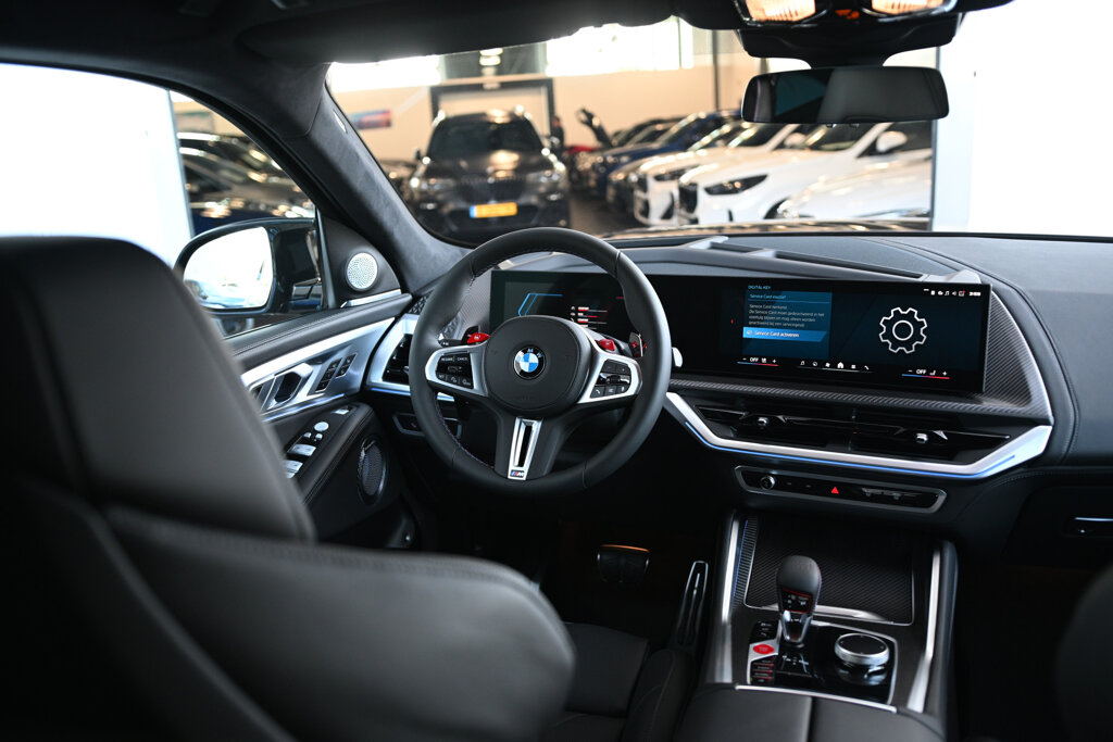 BMW XM 33
