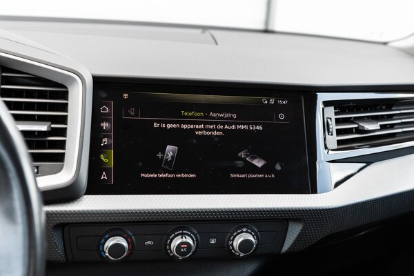 Apple Carplay/Android Auto Apple Carplay/Android Auto