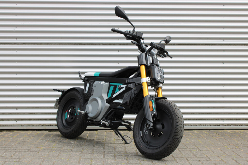 BMW CE 02 13