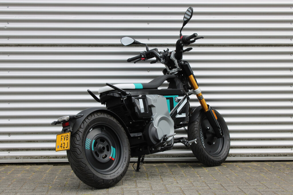 BMW CE 02 16