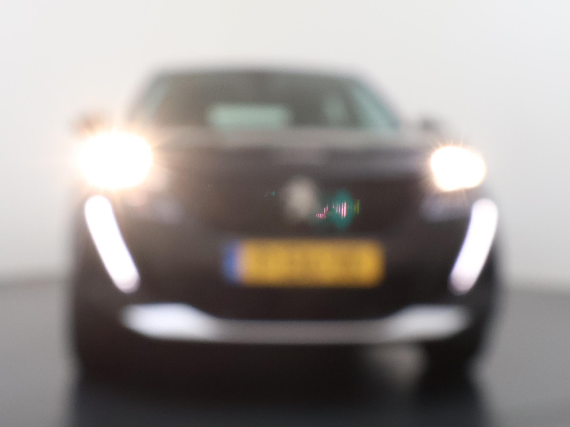 Peugeot e-2008 SUV Active 50 kWh 136pk - Afbeelding 3