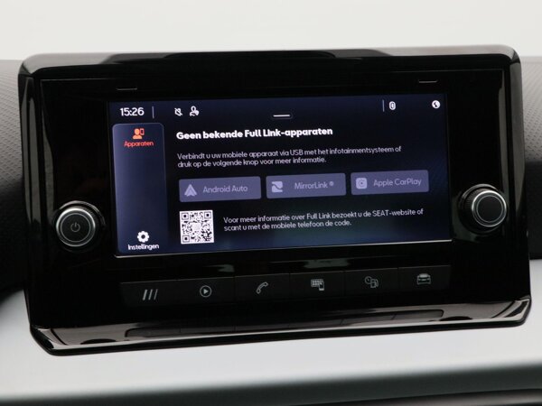 Apple Carplay/Android Auto Apple Carplay/Android Auto