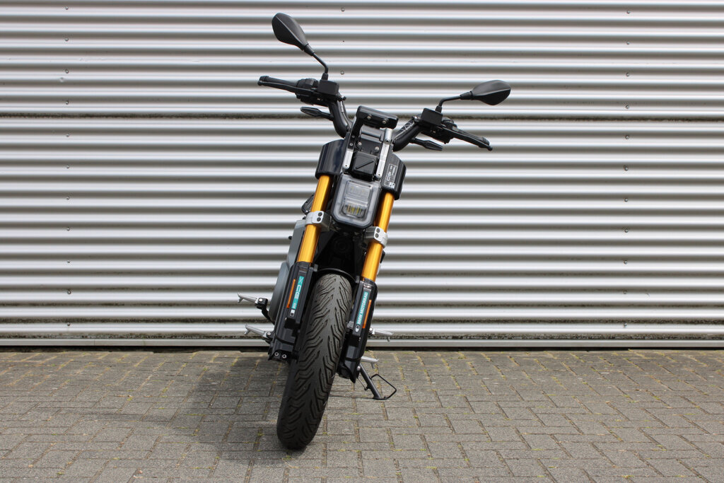 BMW CE 02 14