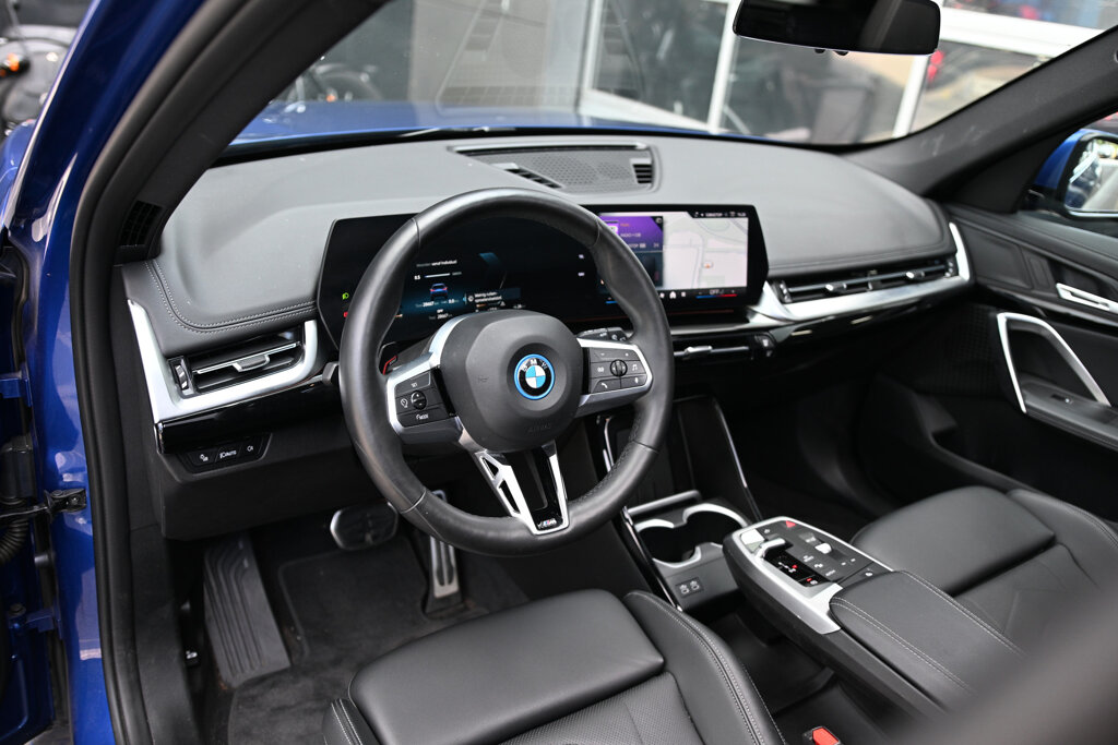 BMW iX1 15