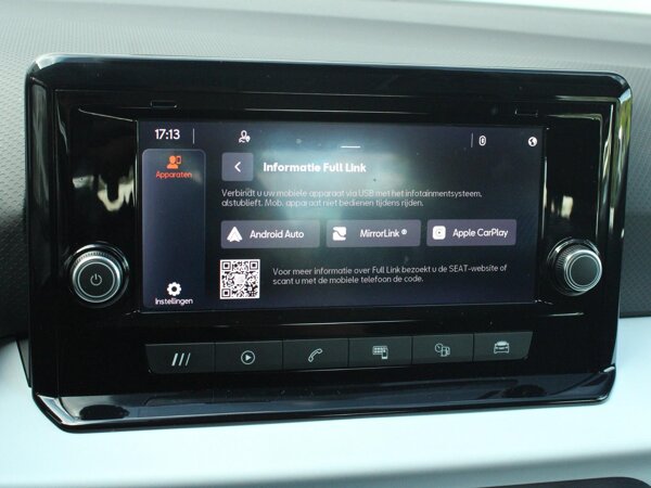 Apple Carplay/Android Auto Apple Carplay/Android Auto