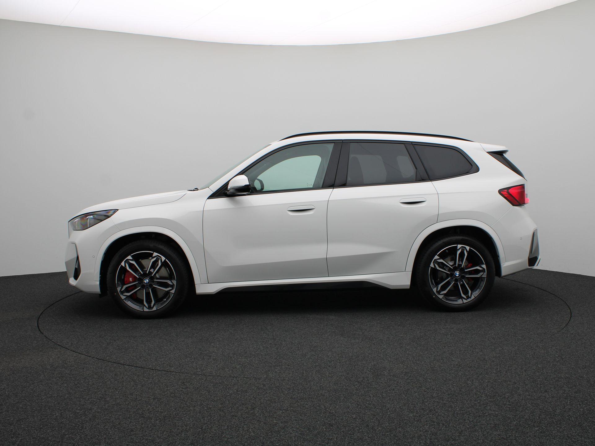 BMW iX1 eDrive20 - Afbeelding 4