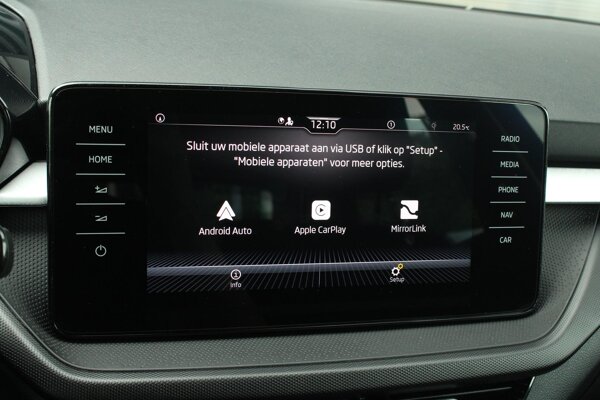Apple Carplay/Android Auto Apple Carplay/Android Auto