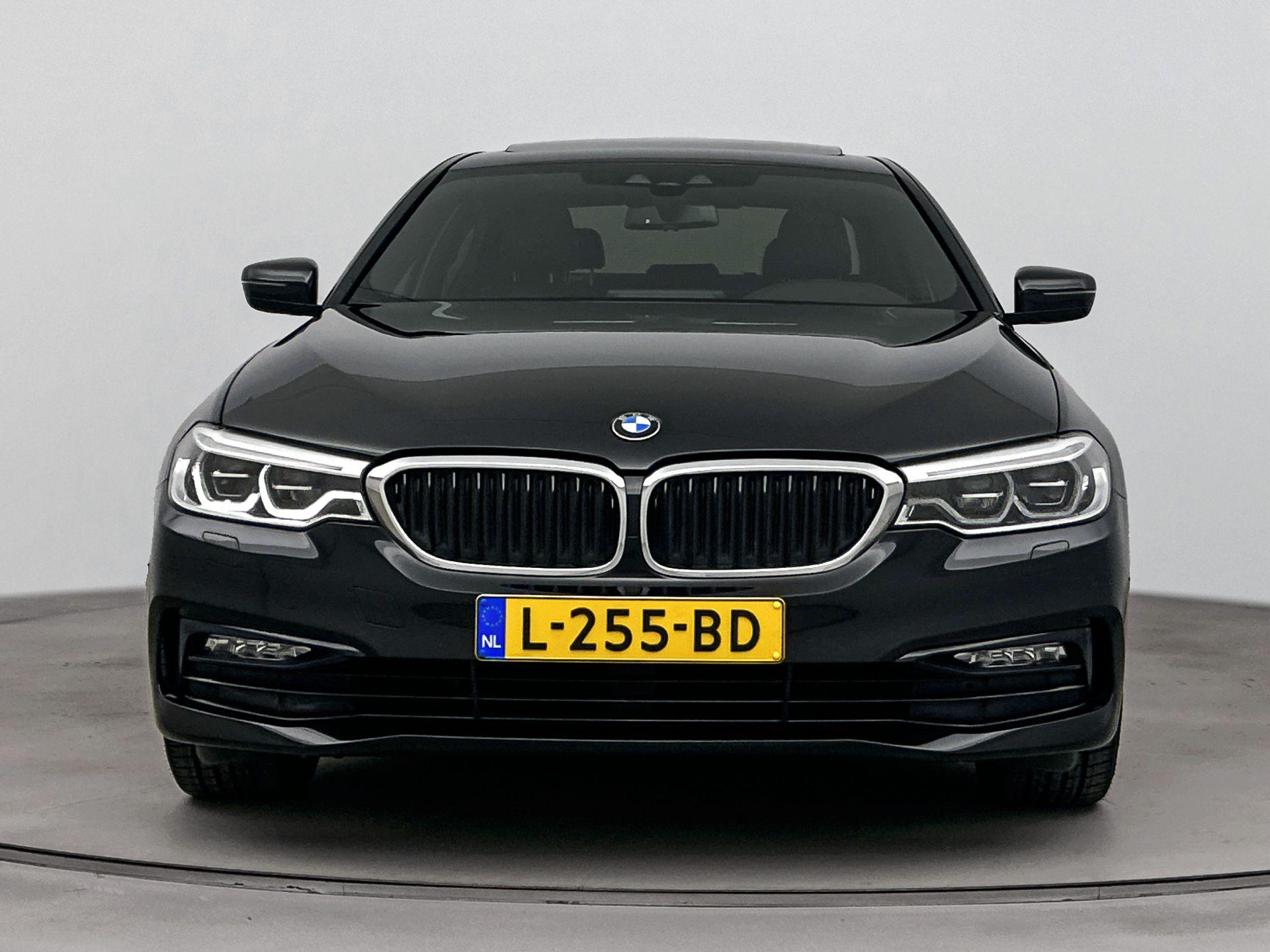 BMW 5 Serie 540i xDRIVE HIGH EXECUTIVE - Afbeelding 4